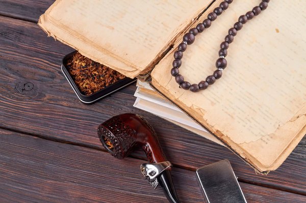 Comment mettre en valeur votre tenue lors d'un mariage avec des accessoires originaux